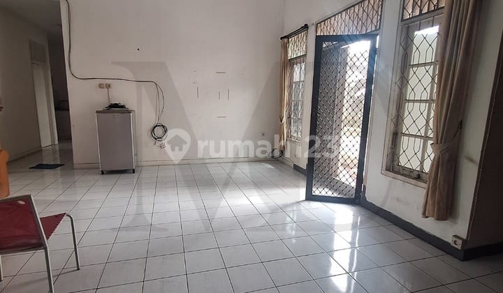 Spacious Yard House Near Fantasy Mall in New Balikpapan