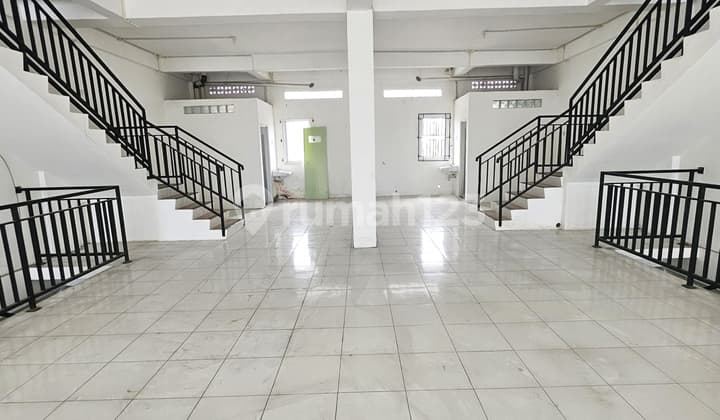 Ruko Pinggir Jalan Utama 3 Lantai Dekat Bandara Balikpapan Utara
