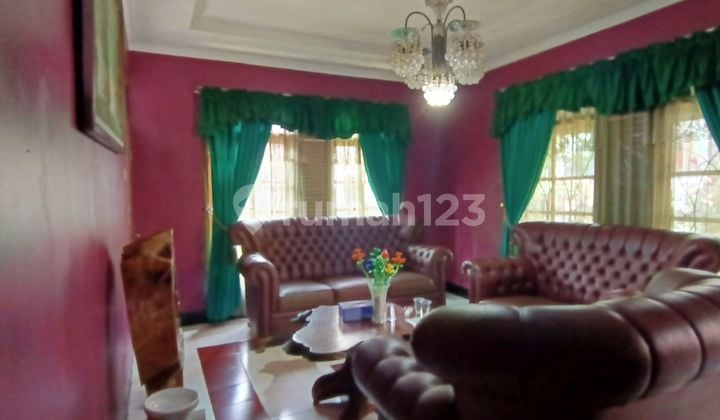 Rumah jual cepat dengan tanah luas di Antapani , Bandung