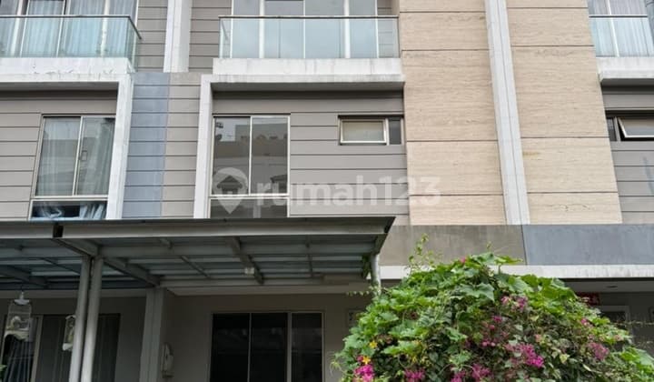 Dijual Cepat Rumah Golf Island Pik 3 Lantai Unfurnished