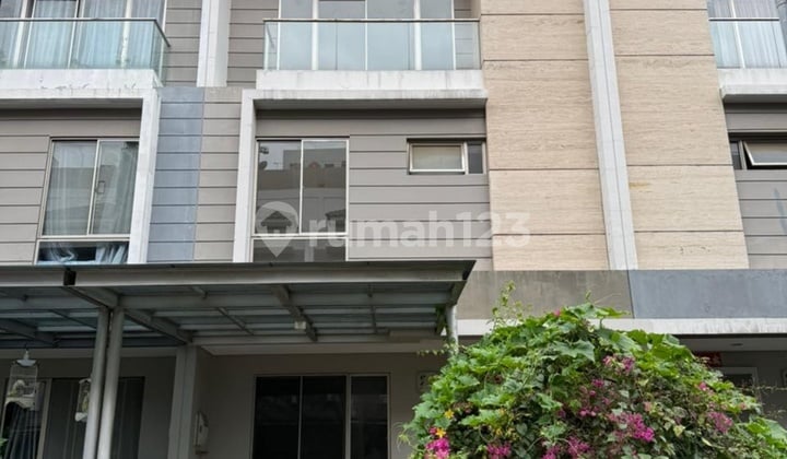 Dijual Cepat Rumah Golf Island Pik 3 Lantai Unfurnished