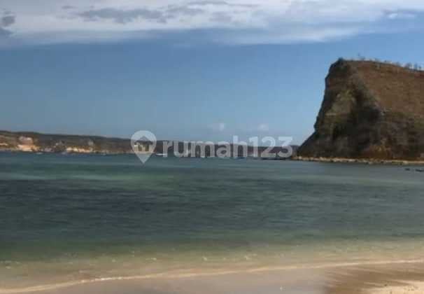 Pantai Gerupuk 6540M. 2Jt/M. Tenang di Teluk Pasir Putih.