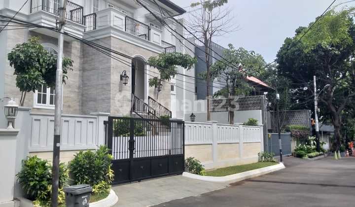 Dijual Rumah Baru Modern Minimalis 3 Lantai Dengan 1 Lift Siap Huni.