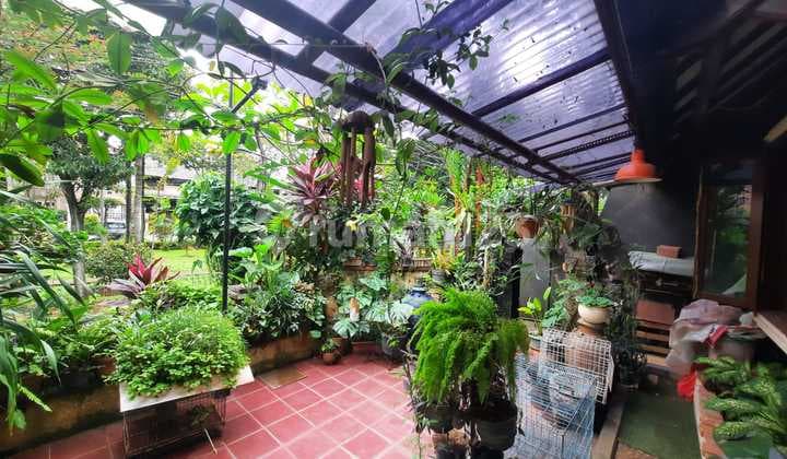 Nice House in Hangjebat Fronting the Park