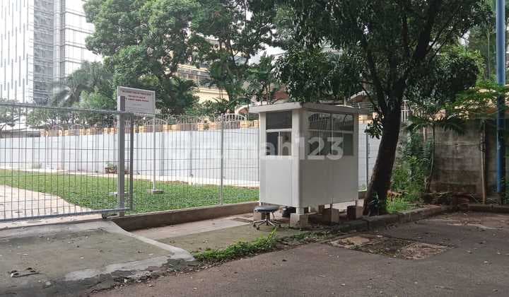 Mega kuningan barat 450 m