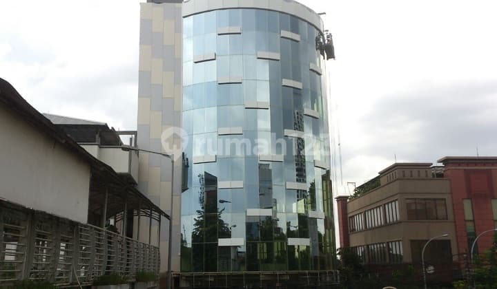 Jual Gedung Bagus di Buncit Raya. Dekat Tol . 7Lantai + Basement