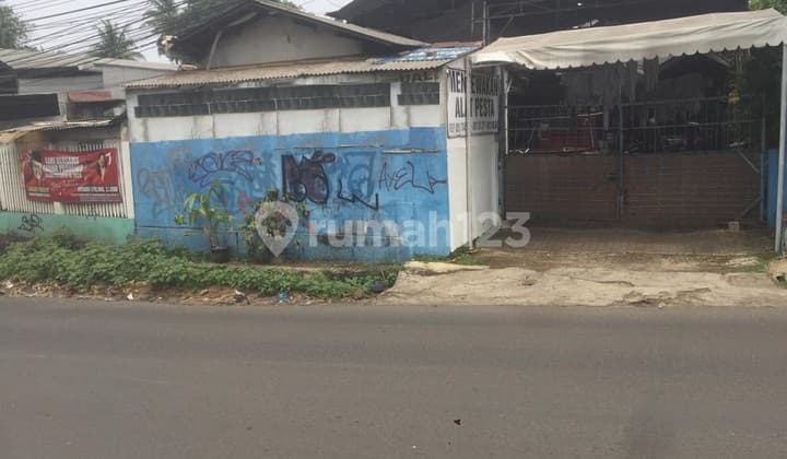House on Jombang Raya Street in Pondok Aren, South Tangerang