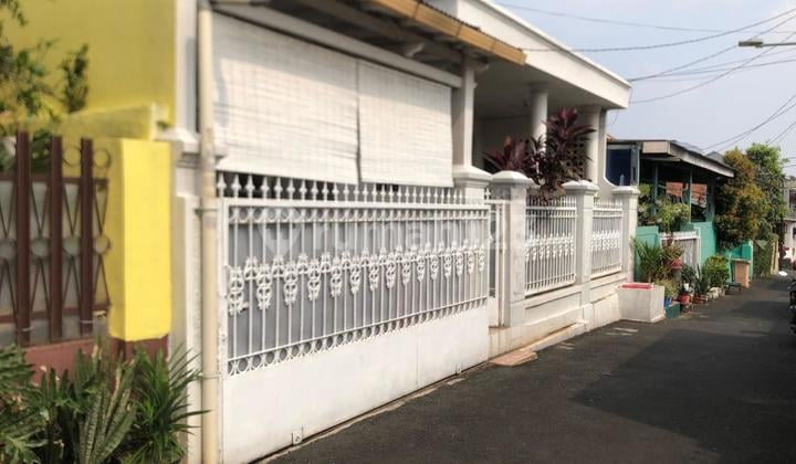Rumah Tinggal di Komplek Depsos, Bintaro Jakarta Selatan