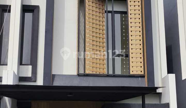 Disewa Rumah Cluster Mahakam di Jgc, New Model Attic Heigh Ceiling.