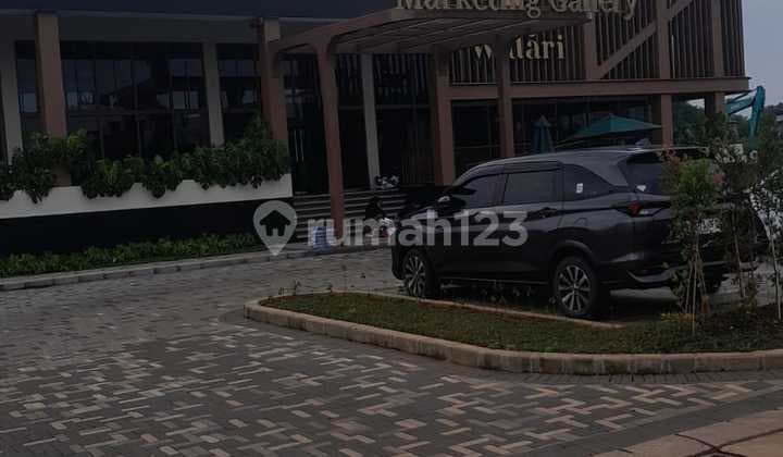 Rumah 2 Lantai Lokasi Dekat Ke Stasiun Kereta Api