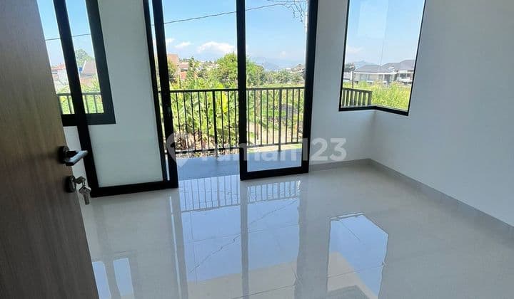 Modern Minimalist House Behind Setraduta, North Bandung