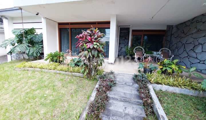 For Sale Spacious House in Tubagus Ismail Dago, Bandung