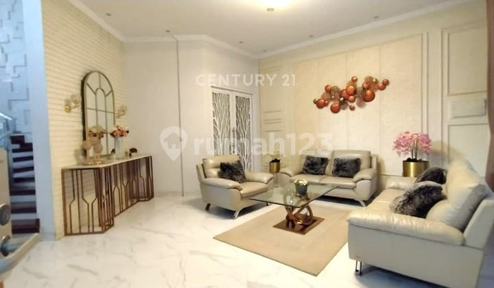 Beautiful House and Convection Business House with Rooftop 7381