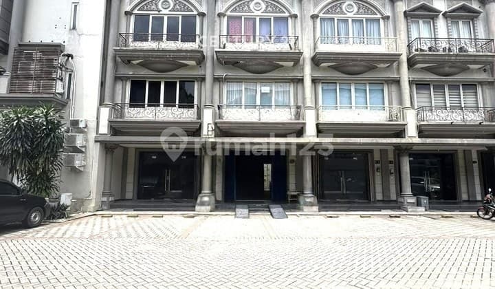 Ruko 3.5 Lantai Siap Pakai di Kawasan Bisnis Alam Sutera 9669
