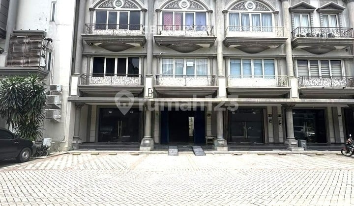 Ruko 3.5 Lantai Siap Pakai di Kawasan Bisnis Alam Sutera 9669