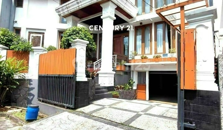 Rumah Premium Split Level Ada Swimming Pool di Bintaro 3906