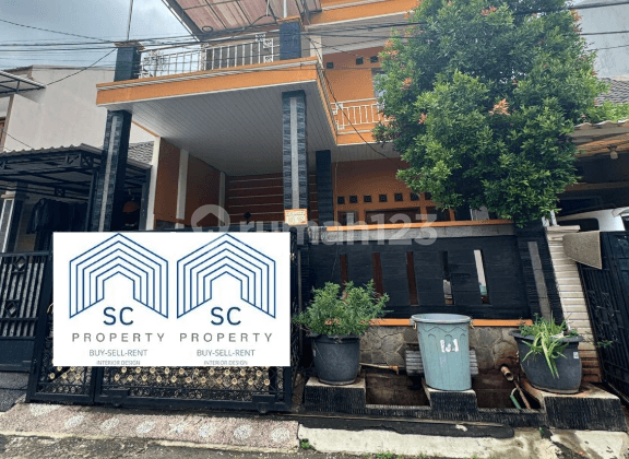 Authentic Cheap For Sale 3-Story Grand Strategic House in Edelweis Cluster, Taman Royal 3 Tangerang