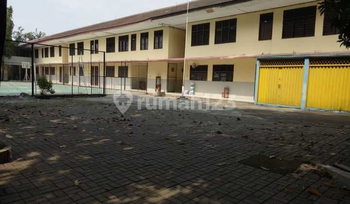 Gedung Ex Sekolah Bagus 1000 M2 SHM Bekasi Barat, Bekasi