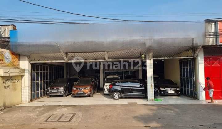 Ruko Gandeng Ex Showroom 1½ Lantai di Jalan Sultan Agung, Bekasi