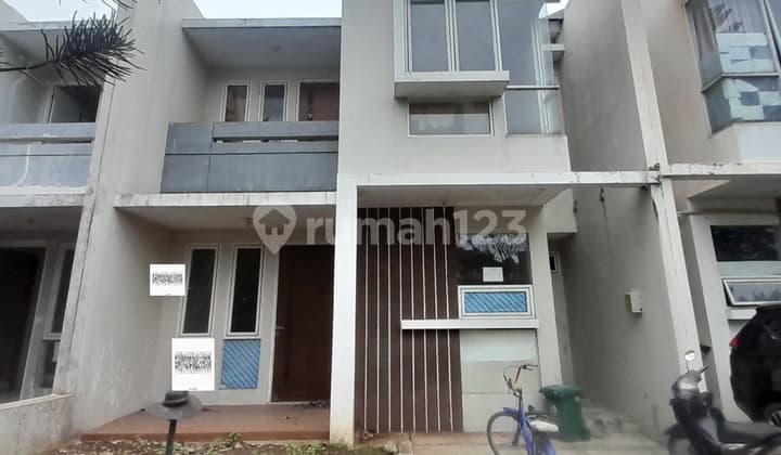 2-Story House with Freehold Title, Ready to Occupy, Near Shopping Center, Flood-Free in Norfolk Rorotan Kirana Legacy Cluster, North Jakarta