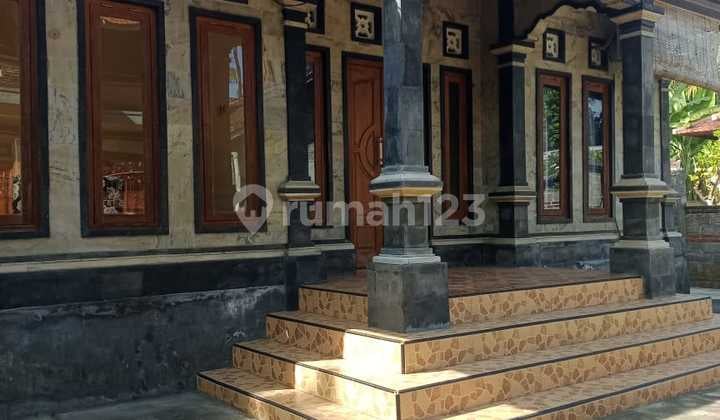 Rumah 3 Bedrooms Halaman Luas Anturan Dekat Lovina Buleleng Bali