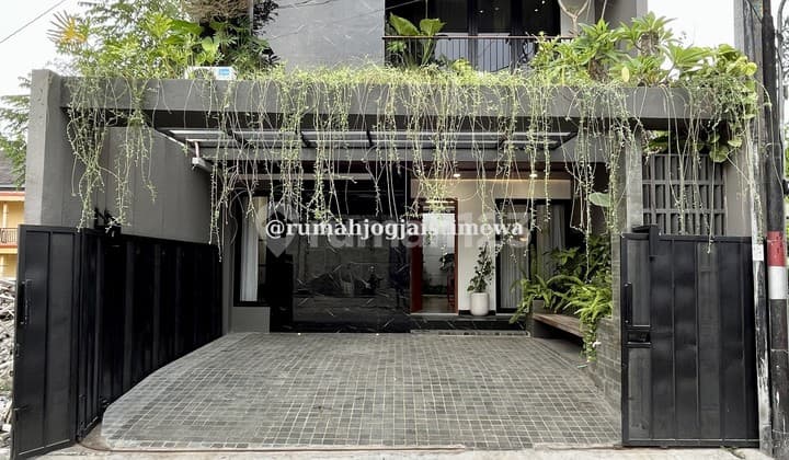 Rumah Mewah Full Furniture Dekat Hotel Hyatt JL Palagan Km 7