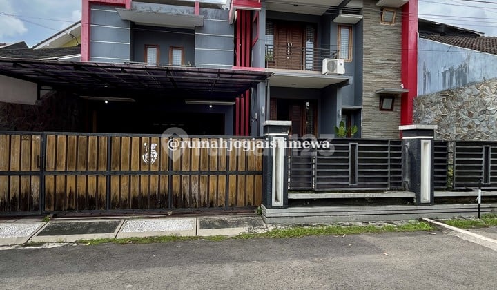 Rumah Mewah Dalam Lingkungan Bagus Dekat RS Happy Land Timoho