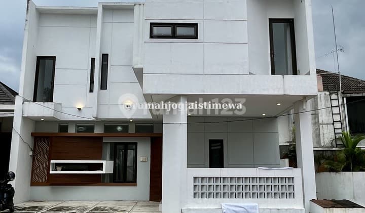 Rumah Dalam Perumahan Pondok Permai Palagan Dekat Hotel Hyatt