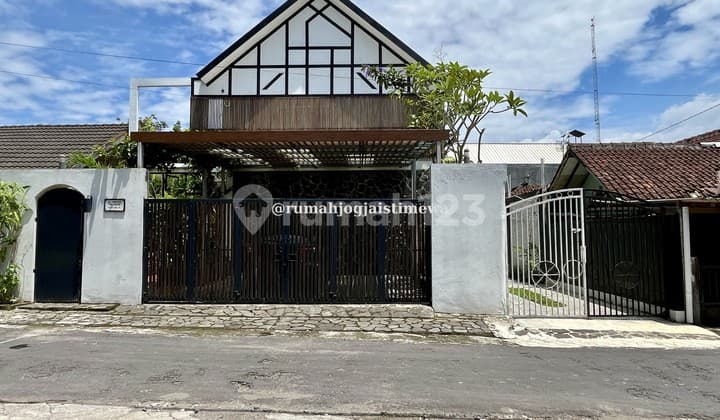 Rumah Mewah Desain Cantik di Jl Palagan Km 8 Dekat Hotel Hyatt