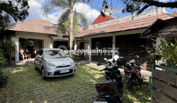 Rumah Classic Luas dan Asri Dekat Pasar Gentan JL Kaliurang Km 10