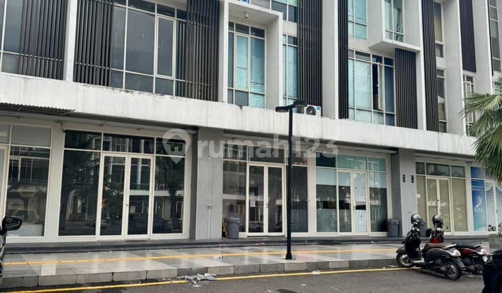 Ruko North West Siap Pakai Cocok untuk Kantor, Coffee Shop, Dll