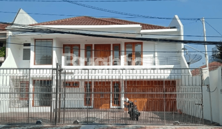 Siap Huni, Rumah Cocok Untuk Usaha di Raya Darmo Permai