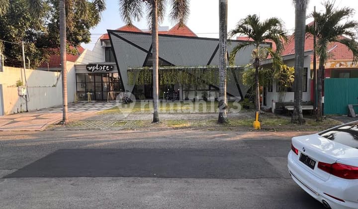 Central Surabaya City House on Kapuas Street, a Step Away from Darmo