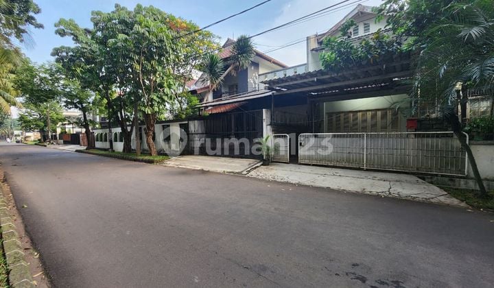 WTS / Dijual Cepat Rumah Siap Huni, Ada Taman Belakang, dan Lokasi Strategis di Bintaro Sektor 7, Bintaro, Tangerang Selatan, Banten
