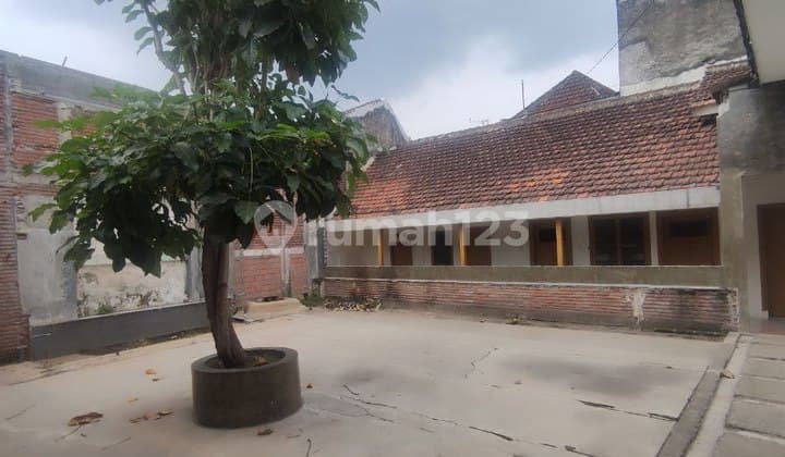 Dijual Rumah Usaha di pusat kuliner, Tengah Kota Malang