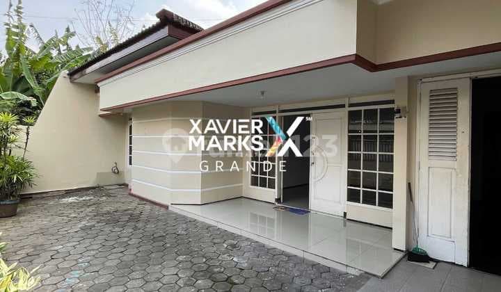 Disewakan Rumah 2 Lantai di Jl Bunga² Tengah Kota Malang