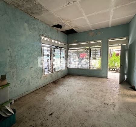 Rumah Hitung Tanah Tengah Kota Solo Dekat Solo Grand Mall
