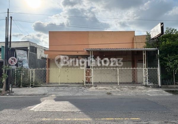 Strategic Shop House for Rent in Nusukan, Banjarsari, Solo