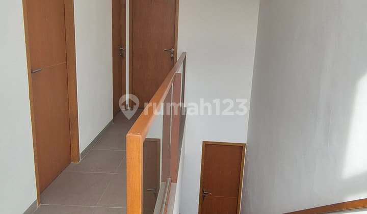 Dijual Rumah Cantik Siap Huni Furnished di Somerhil House Tangerang Selatan