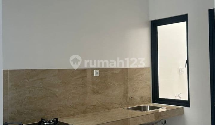 Beautiful House Ready to Live in Cirendeu for Sale