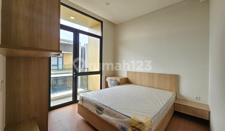 Rumah Baru Full Furnish Siap Huni di Bsd Tanakayu Posisi Hook