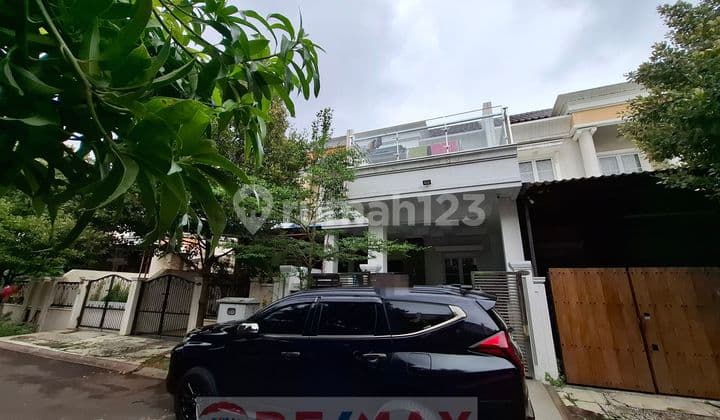 Rumah di Ujung Menteng Cakung