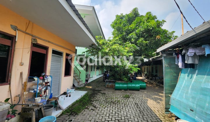 Zero Main Road Near Klampis Good for Business