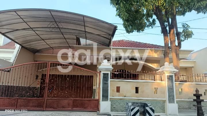 Dijual Rumah Hadap Barat di Manyar Kartika