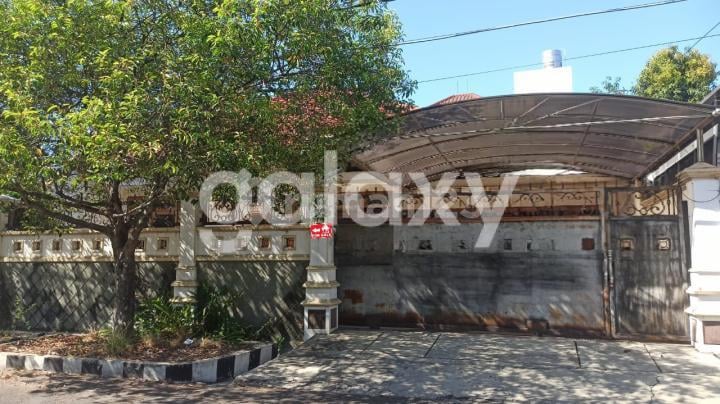 FOR SALE SEMI FURNISHED HOUSE IN MANYAR KARTIKA