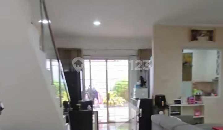 Dijual Rumah di Taman Surya 5 - Sangat Bagus Rapi Minimalis (Er)