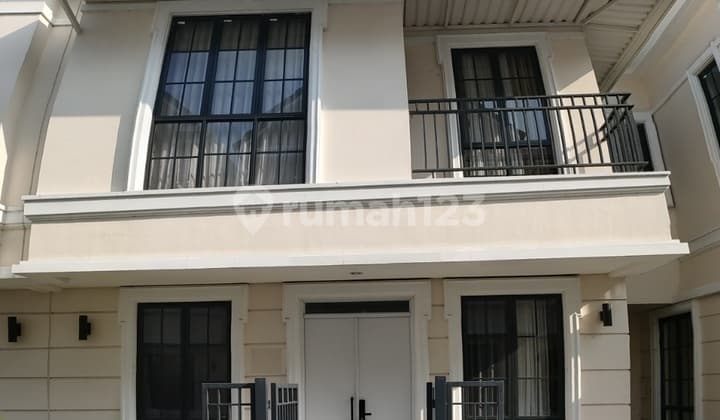 Dijual Siap Huni Rumah 2 Lantai Lavon Swan City Cluster Scarlet