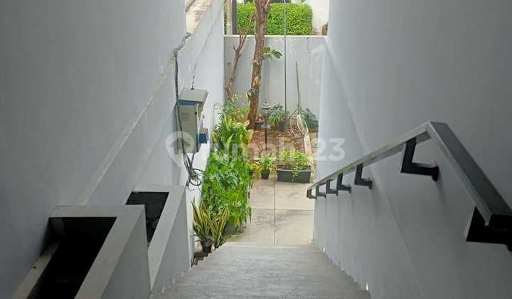 Disewakan Home Office Di Tulodong Jakarta Selatan