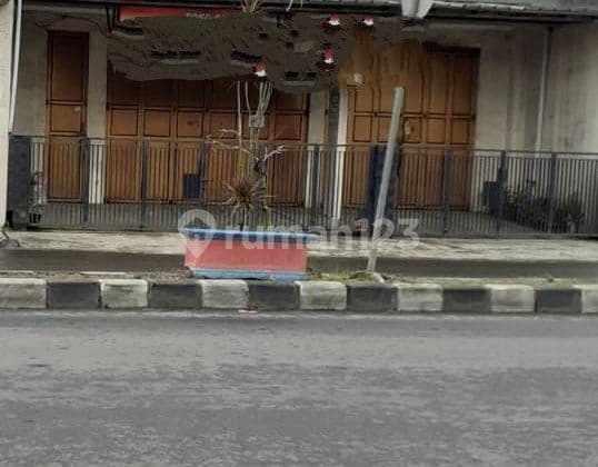 Ruko sekaligus tempat tinggal dekat Indomaret dan rumah sakit