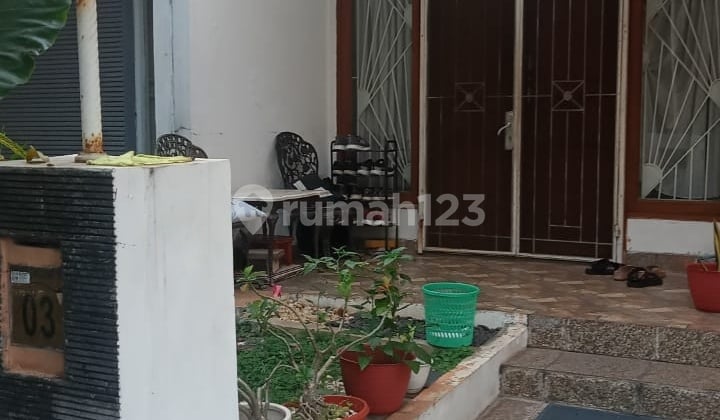 Dijual Rumah Dekat Pasar di Graha Raya Tangsel